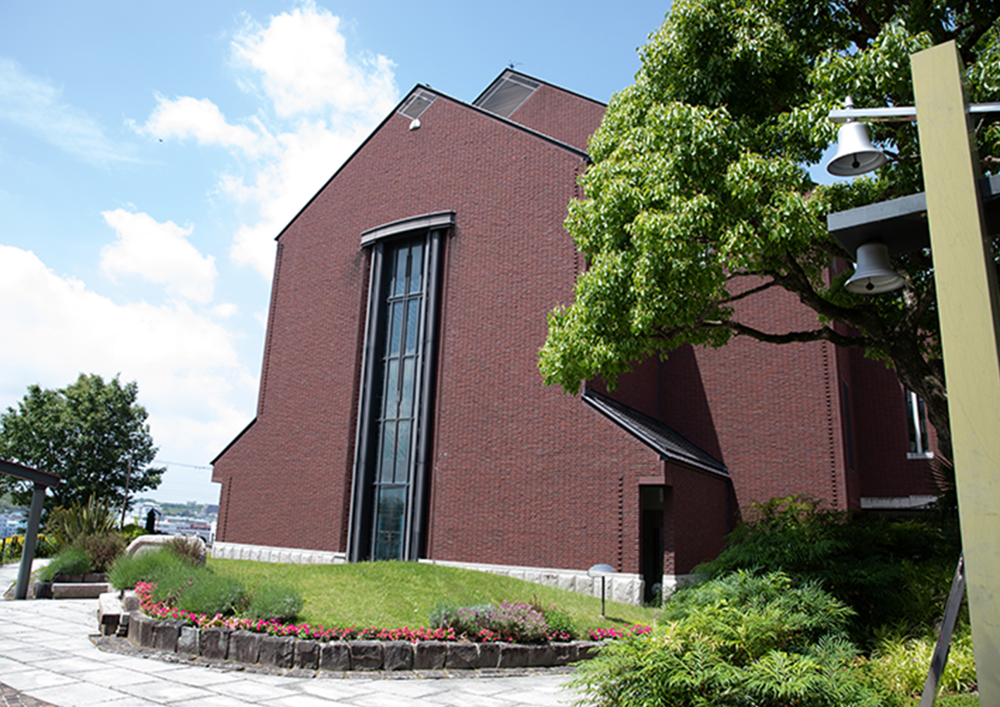 茨木キャンパスに、礼拝堂・講堂・澤山記念館が完成。
